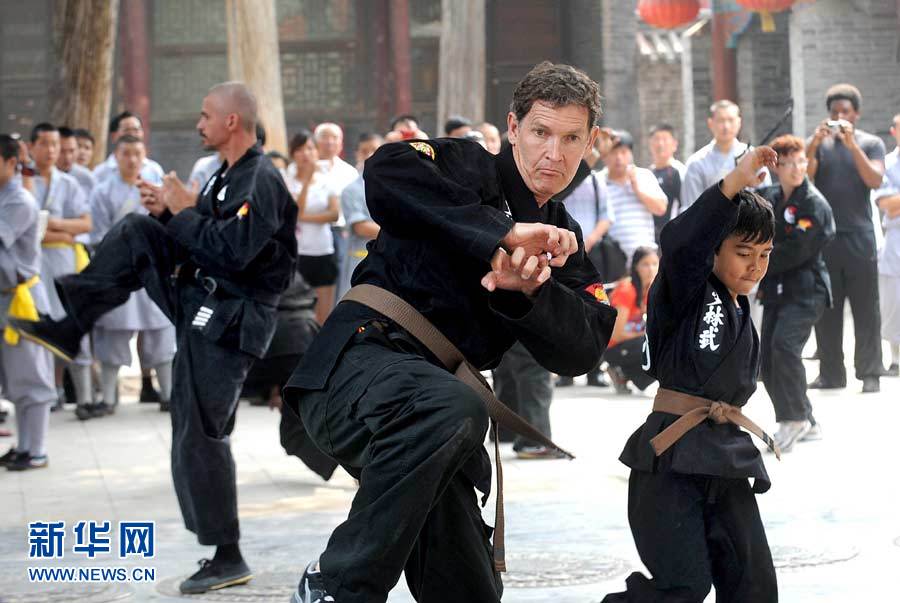 70 amateurs américains de kung-fu se rendent en Chine