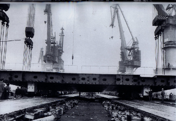 Confidentiel : des photos d&apos;archives du porte-avions nucléaire URSS