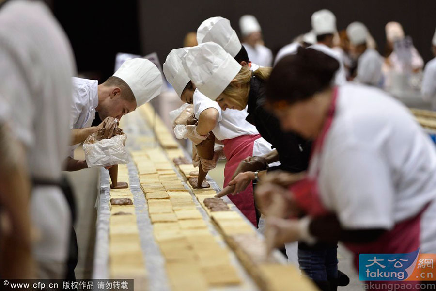Record: le plus grand mille-feuilles du monde