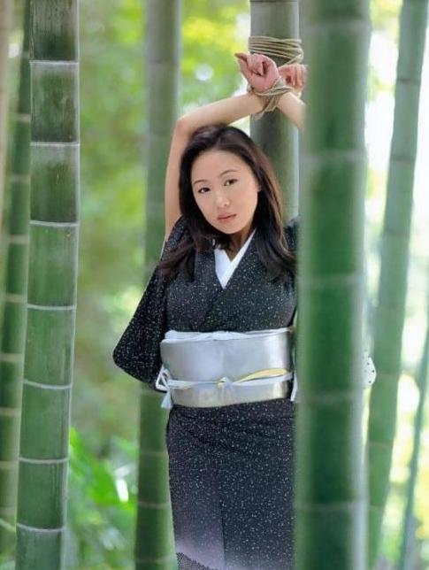 Plaisirs sexuels : pourquoi les femmes japonaises aiment-elles être ligotées et bâillonnées ?