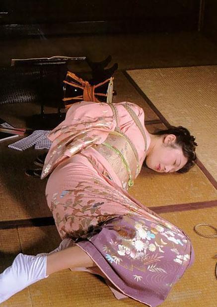 Plaisirs sexuels : pourquoi les femmes japonaises aiment-elles être ligotées et bâillonnées ?