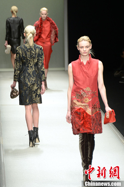 Défilé Shiatzy Chen à la Fashion Week de Paris