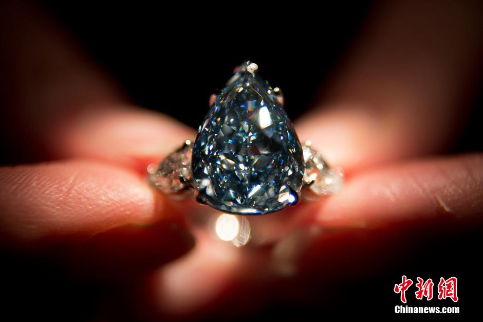 Christie's : le plus gros diamant bleu du monde bientôt mis aux